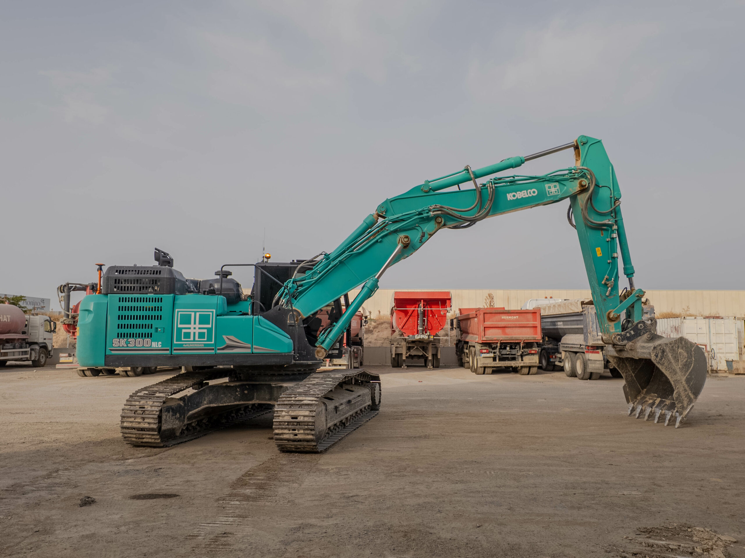 Excavadora Kobelco SK300 de Agrihat equipada con el sistema TX73 CHCNAV en Granada